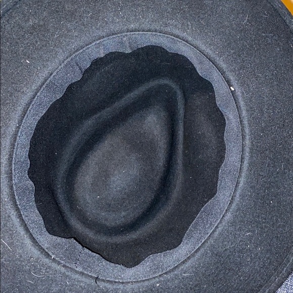 Womens stylish hat - Picture 3 of 3